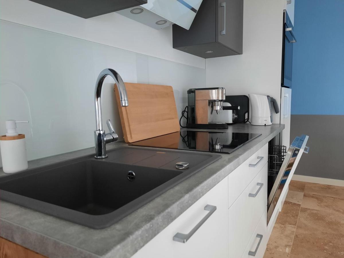 Ferienwohnung Rote Kate Born Bagian luar foto