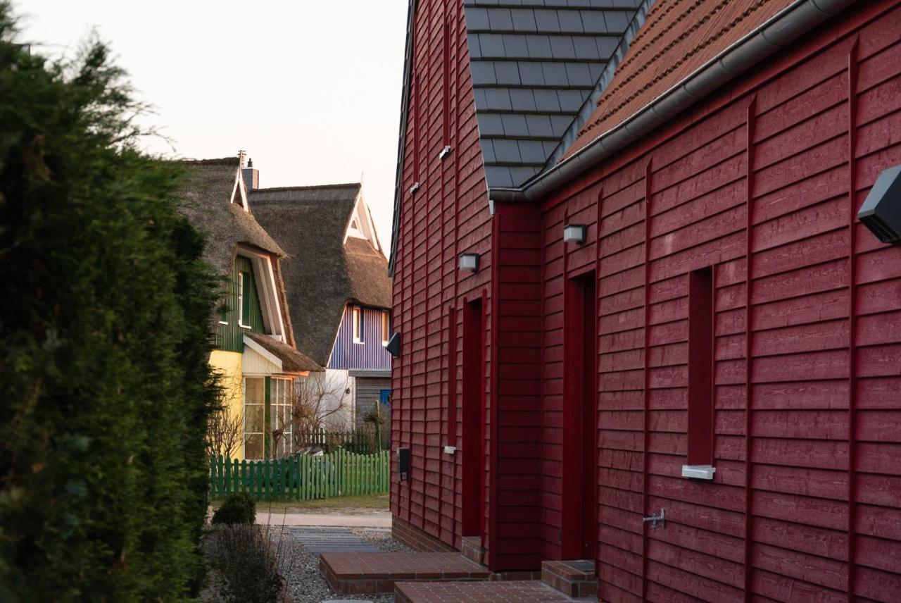 Ferienwohnung Rote Kate Born Bagian luar foto